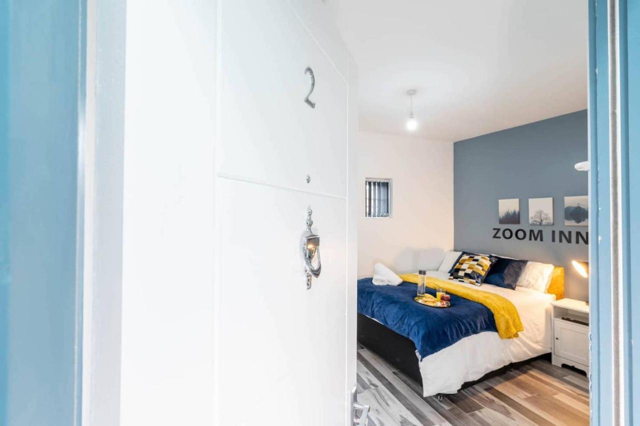 Comfy, Modern Studio With Netflix Appartamento Birmingham Esterno foto